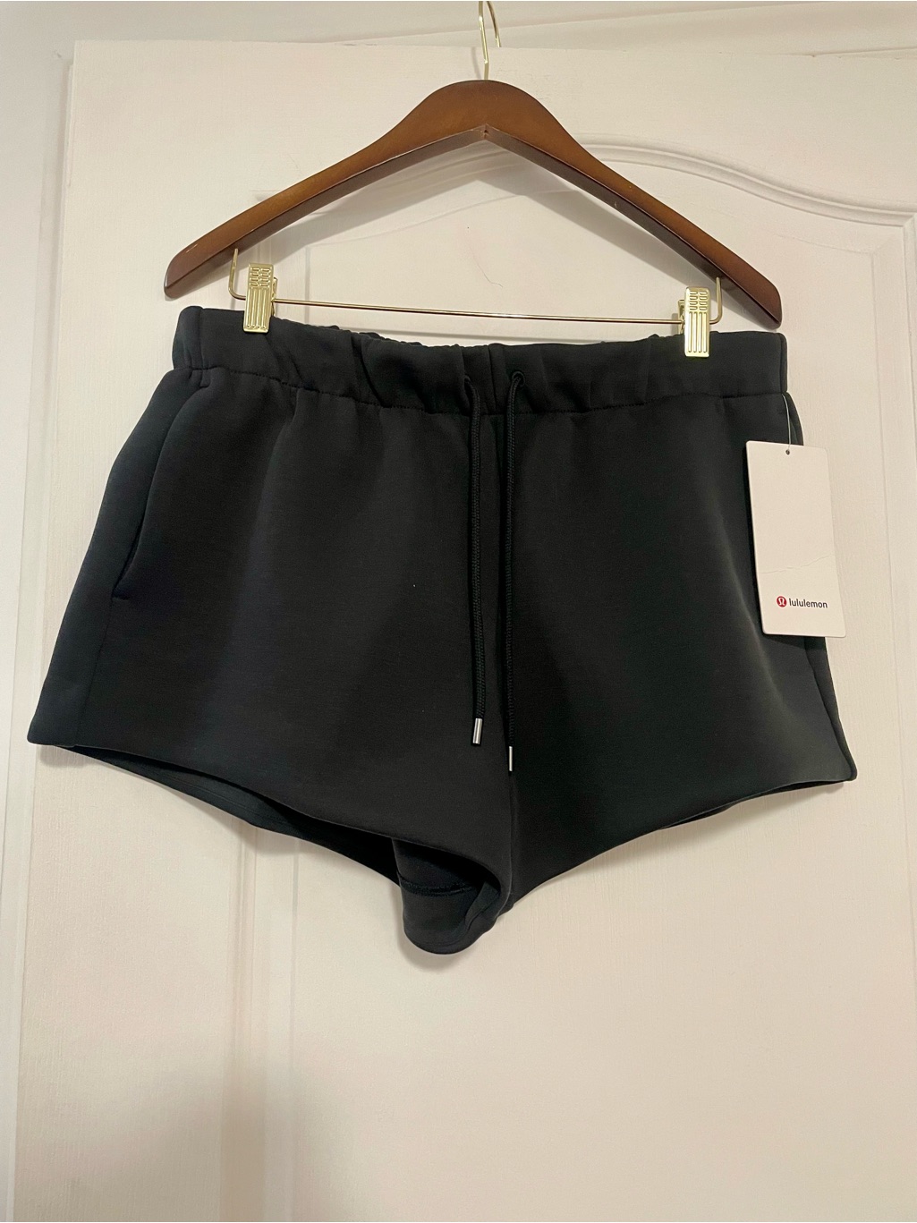 Nwt Lululemon Athletica Women's Black Drawstring Athletic Shorts Size Large